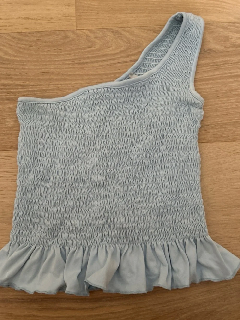 gaze Light Blue One-Shoulder Smocked Ruffle Tank